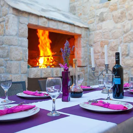 Fetiva Makar Makarska