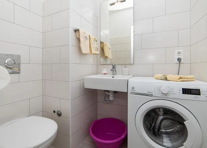 Fetiva Makar Makarska